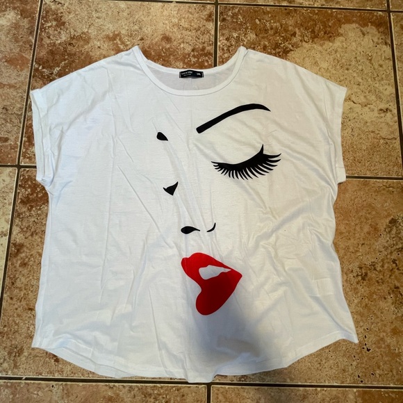 SHEIN Curve T-Shirt: Size 1XL - Picture 2 of 7